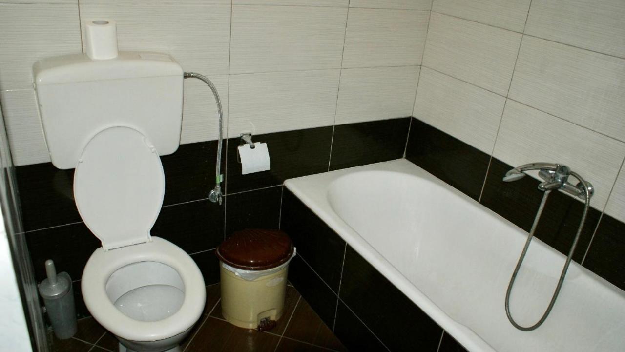 Bazzar 2 Hotel Gjirokaster Ngoại thất bức ảnh